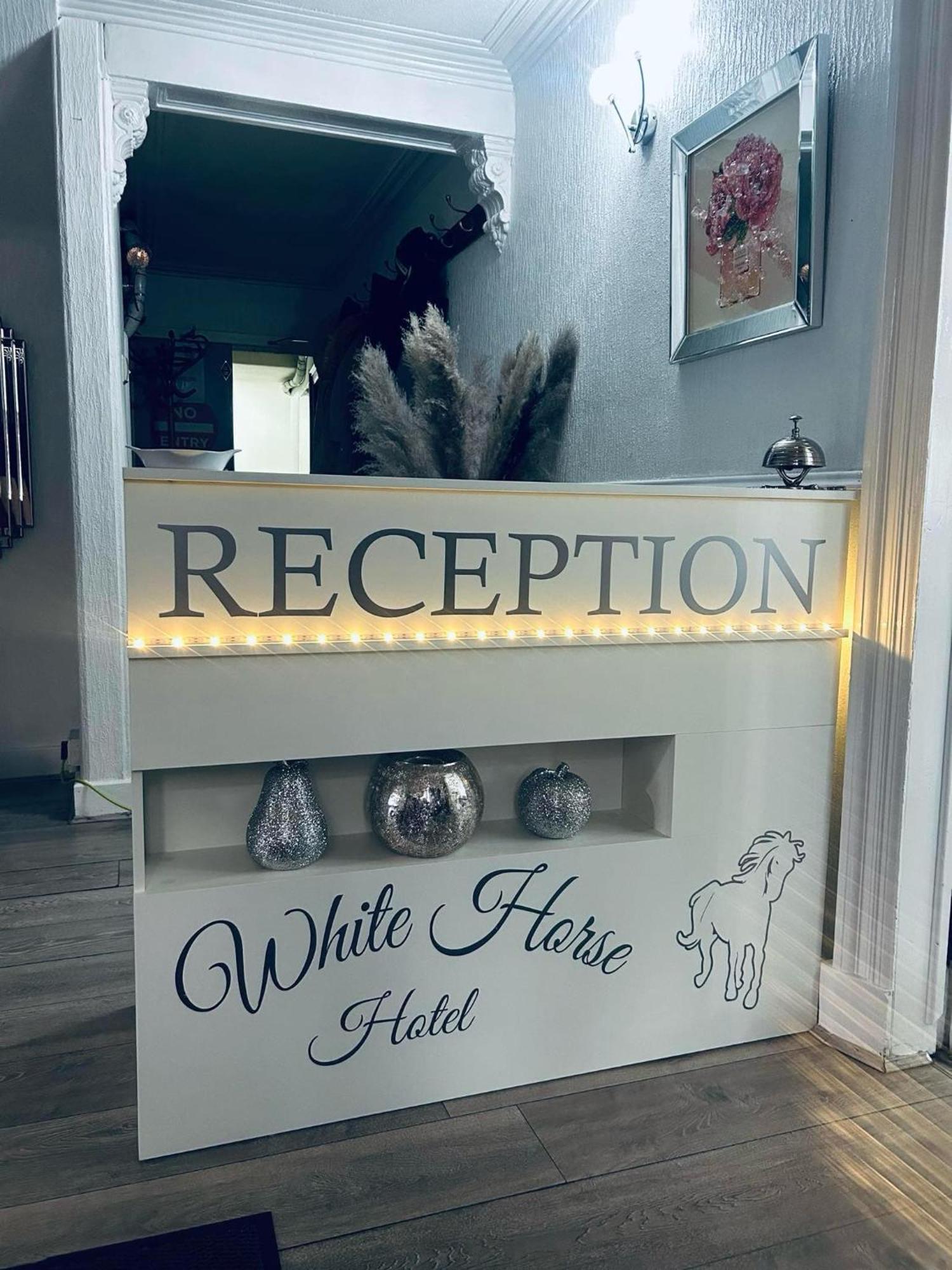 White Horse Hotel Strichen Kültér fotó